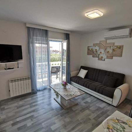 Apartments Toni Poreč Extérieur photo