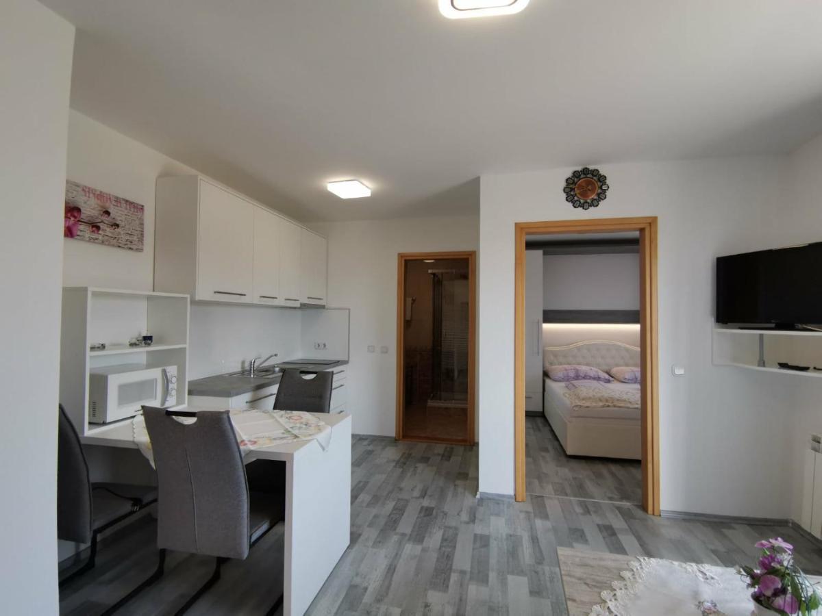 Apartments Toni Poreč Extérieur photo